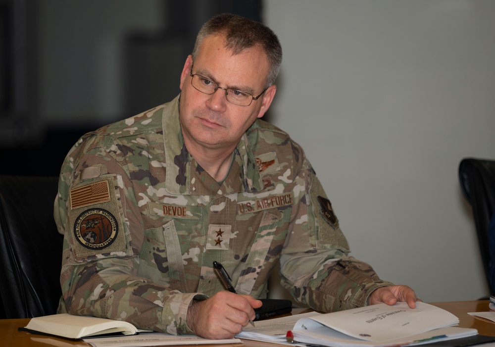 Senior service representatives meet for 60th PI support