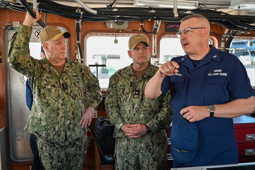 Vice Chairman of the Joint Chiefs of Staff visits Coast Guard Base Miami Beach