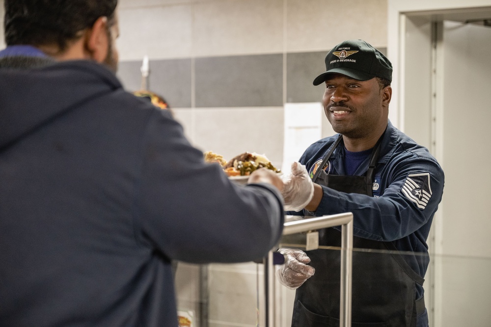 Andrews leadership serve meals for Thanksgiving