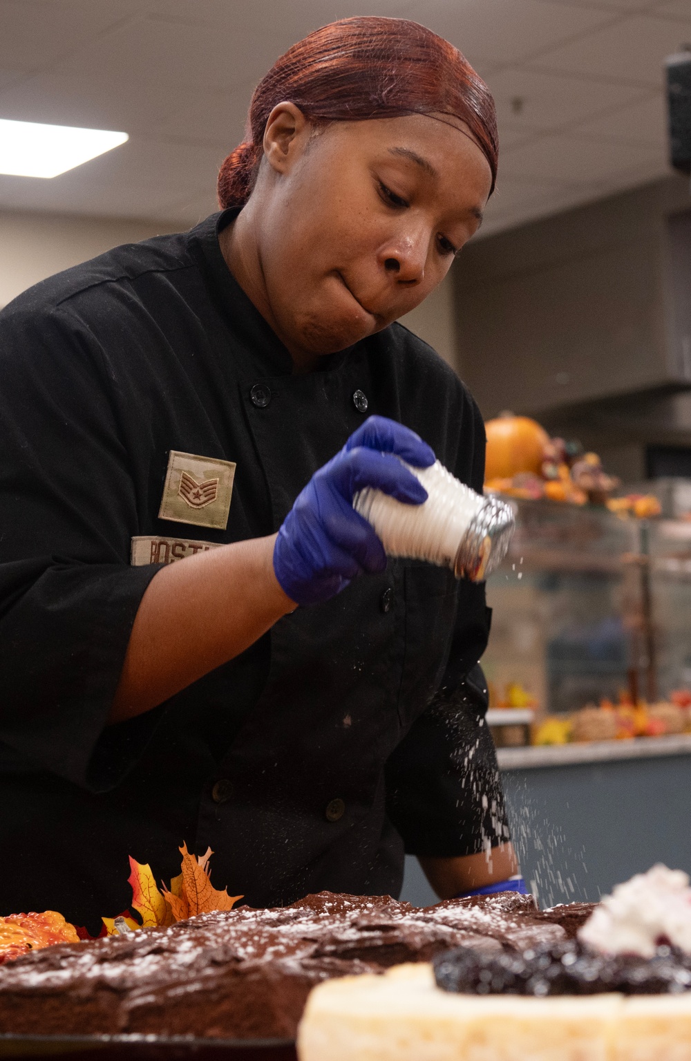 Team Seymour thanks Airmen for service during Thanksgiving meal