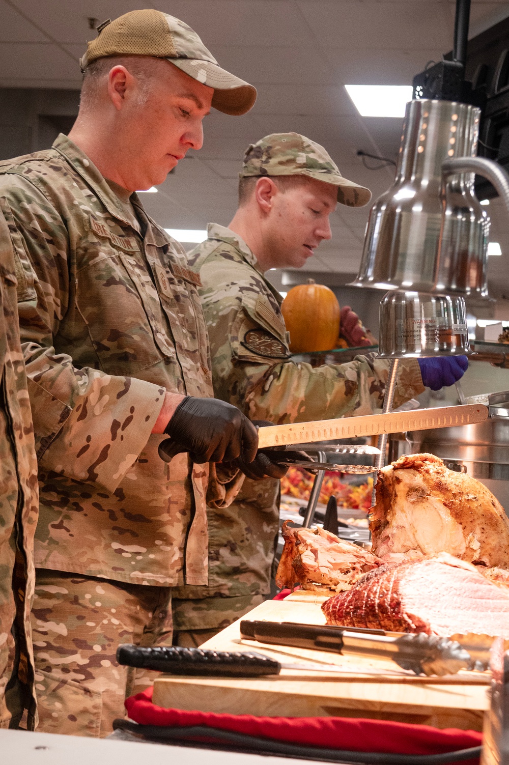 Team Seymour thanks Airmen for service during Thanksgiving meal