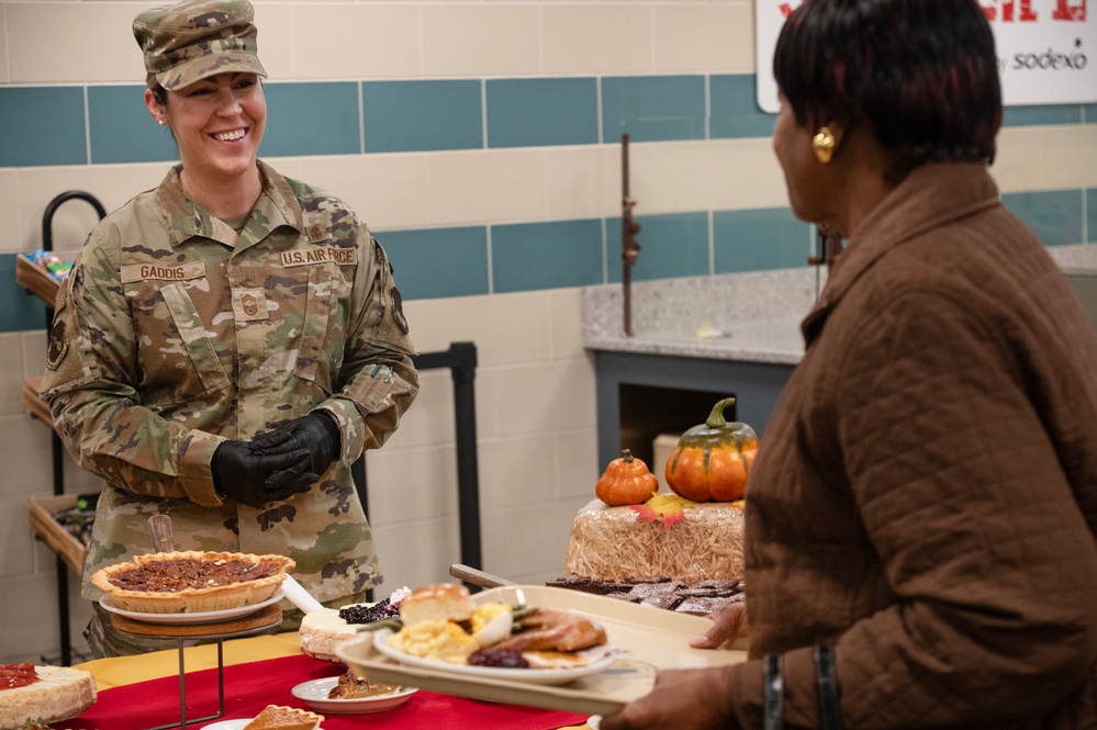 Team Seymour thanks Airmen for service during Thanksgiving meal