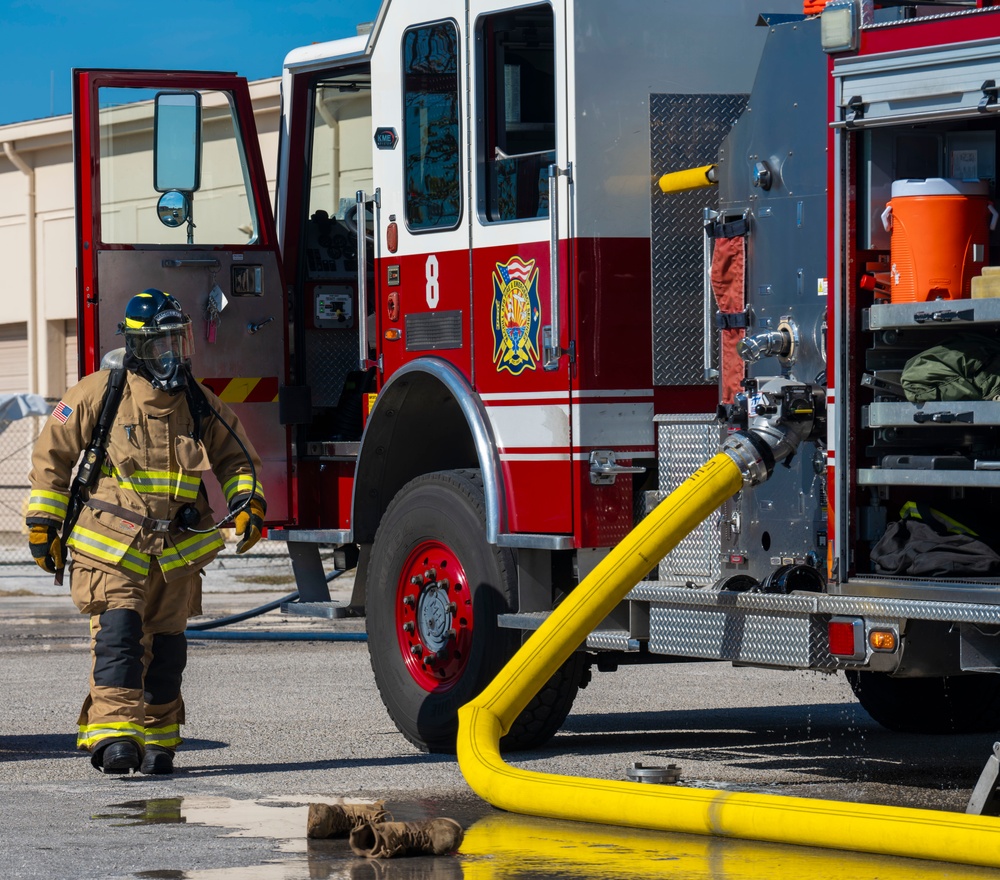 MacDill 6th Civil Engineer Squadron responds to car fire