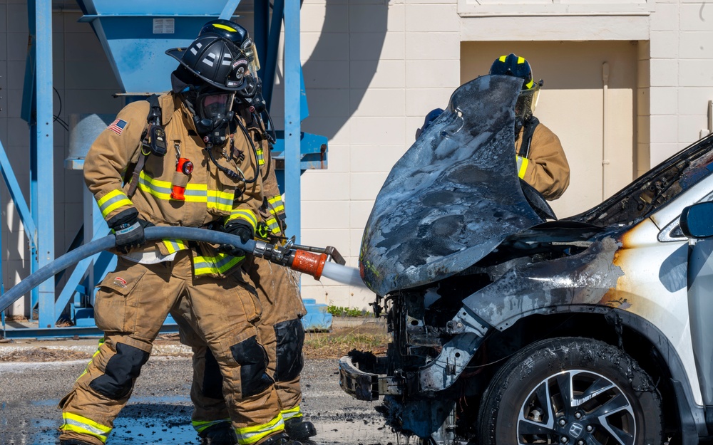 MacDill 6th Civil Engineer Squadron responds to car fire