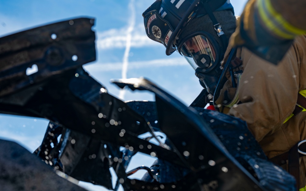 MacDill 6th Civil Engineer Squadron responds to car fire