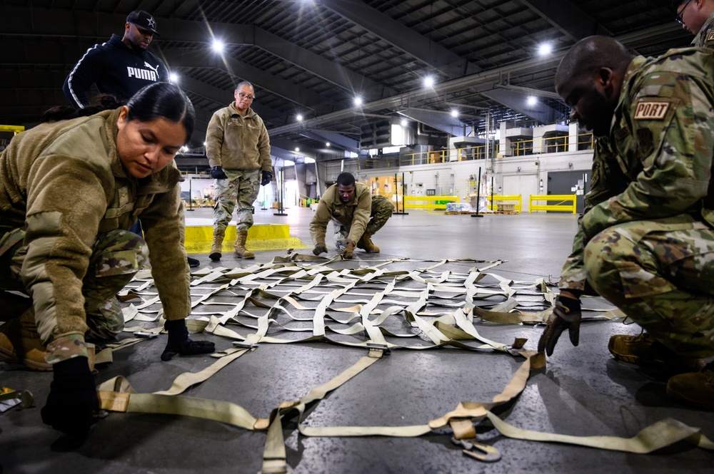 Port Dogs deliver holiday cheer to Pituffik Space Base