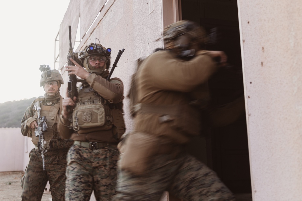 3rd LAR conducts urban operations during Steel Knight