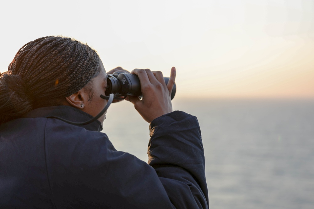USS The Sullivans Transits Suez Canal