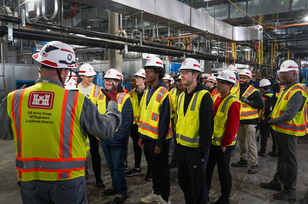 Ballard students visit Louisville VA Medical Center Dec. 10, 2024