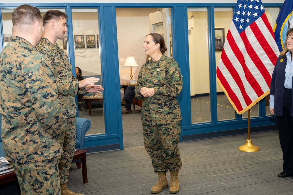 U.S. Marine Corps Commanding General Visit to NAVSUP