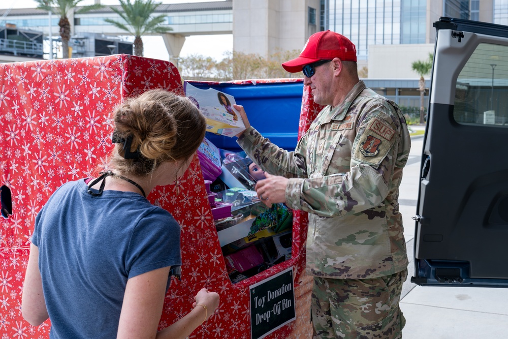 FL Guardsmen Donate Toys To Local Children's Hospital