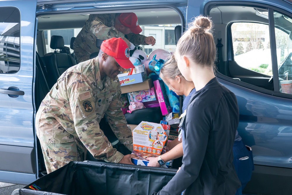 FL Guardsmen Donate Toys To Local Children's Hospital