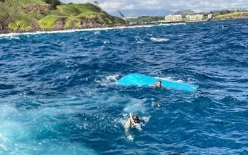 Coast Guard rescues 5 after vessel capsizes off Kauai