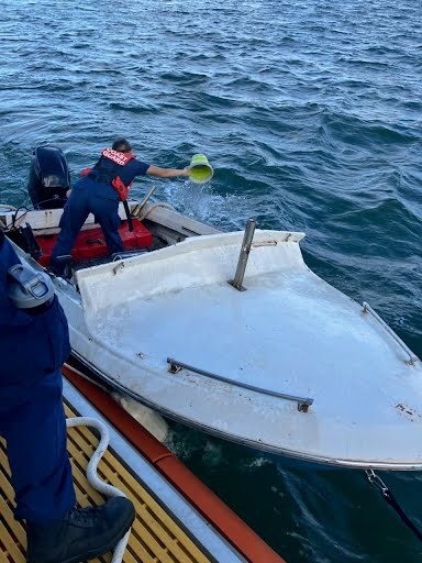 Coast Guard rescues 5 after vessel capsizes off Kauai