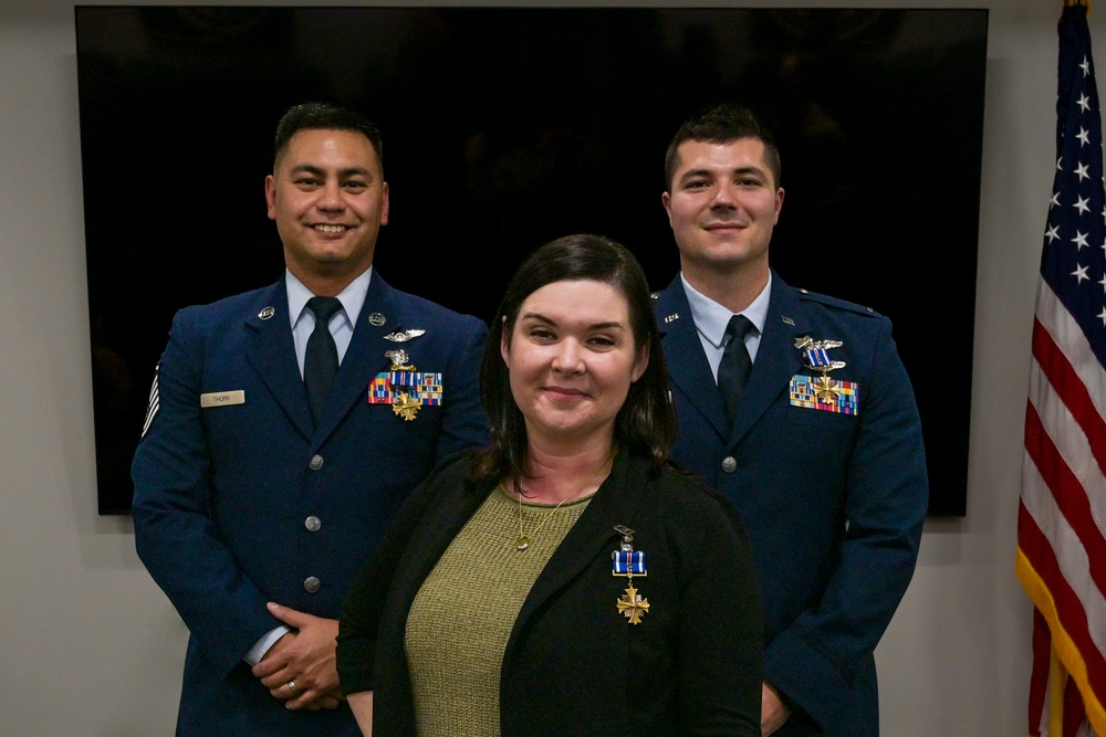 914th Aeromedical Evacuation Squadron Airmen receive the Distinguished Flying Cross Award