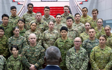 SD Visits Service Members from U.S., Japan, and Australia at Camp Asaka