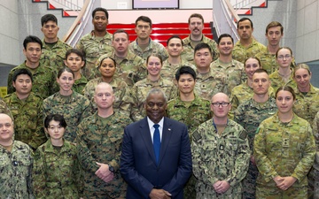 SD Visits Service Members from U.S., Japan, and Australia at Camp Asaka