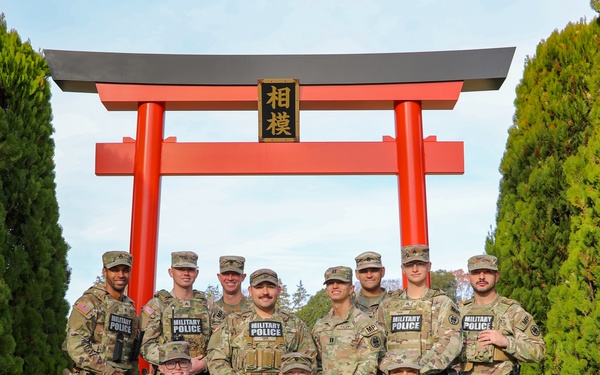 Military Police train during Yama Sakura 87
