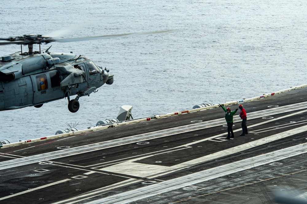 USS Carl Vinson (CVN 70) Conducts Routine Flight Operations in the Philippine Sea