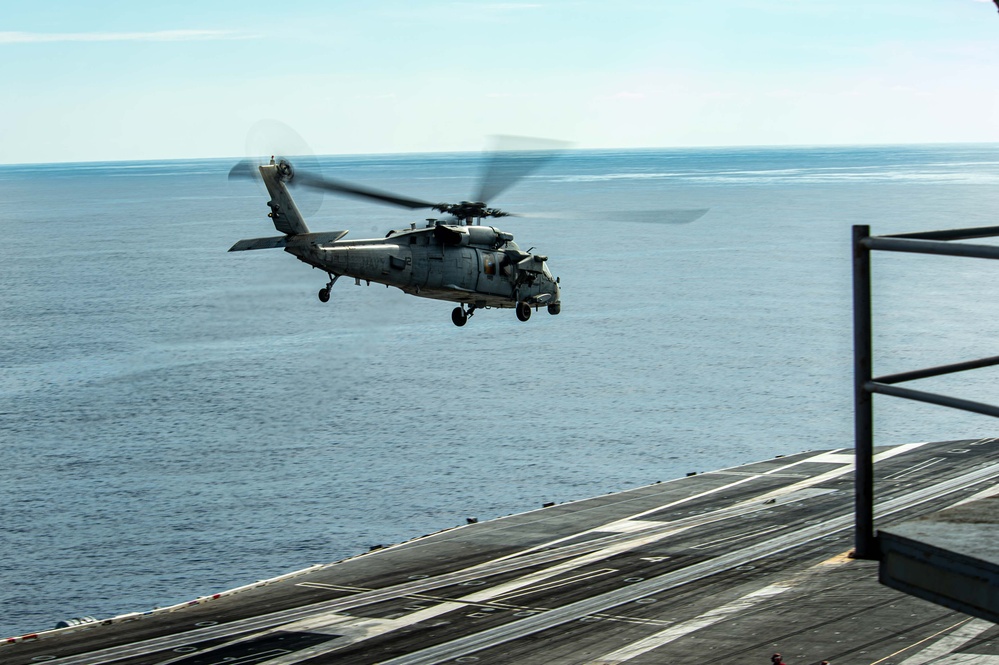 USS Carl Vinson (CVN 70) Conducts Routine Flight Operations in the Philippine Sea