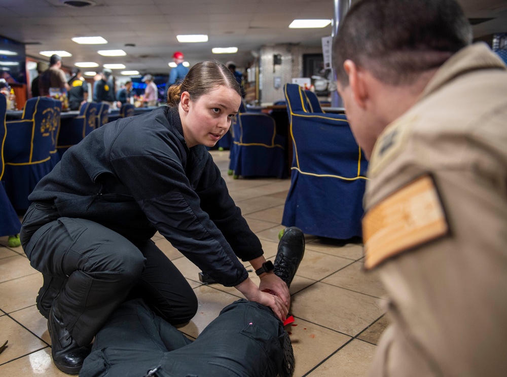 USS Carl Vinson (CVN 70) Conducts Routine Operations in the Philippine Sea