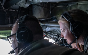 351st ARS Refuels P-8 Poseidon