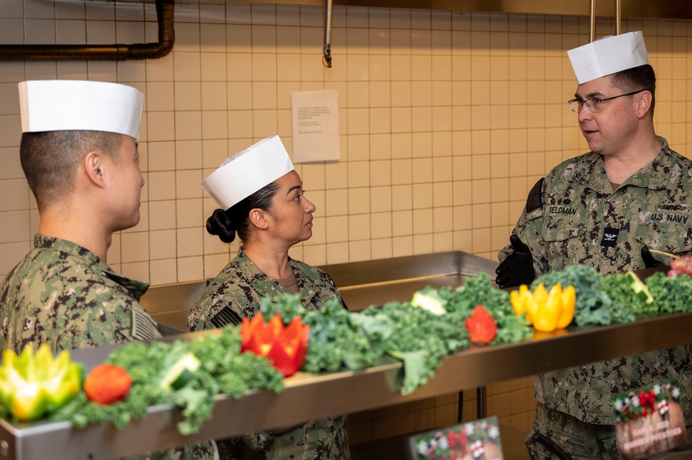 Naval Medical Center Portsmouth’s Galley hosts a Christmas Feast