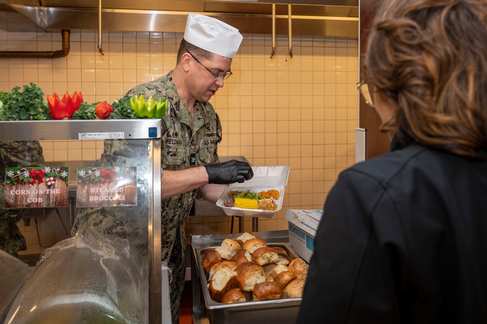 Naval Medical Center Portsmouth’s Galley hosts a Christmas Feast