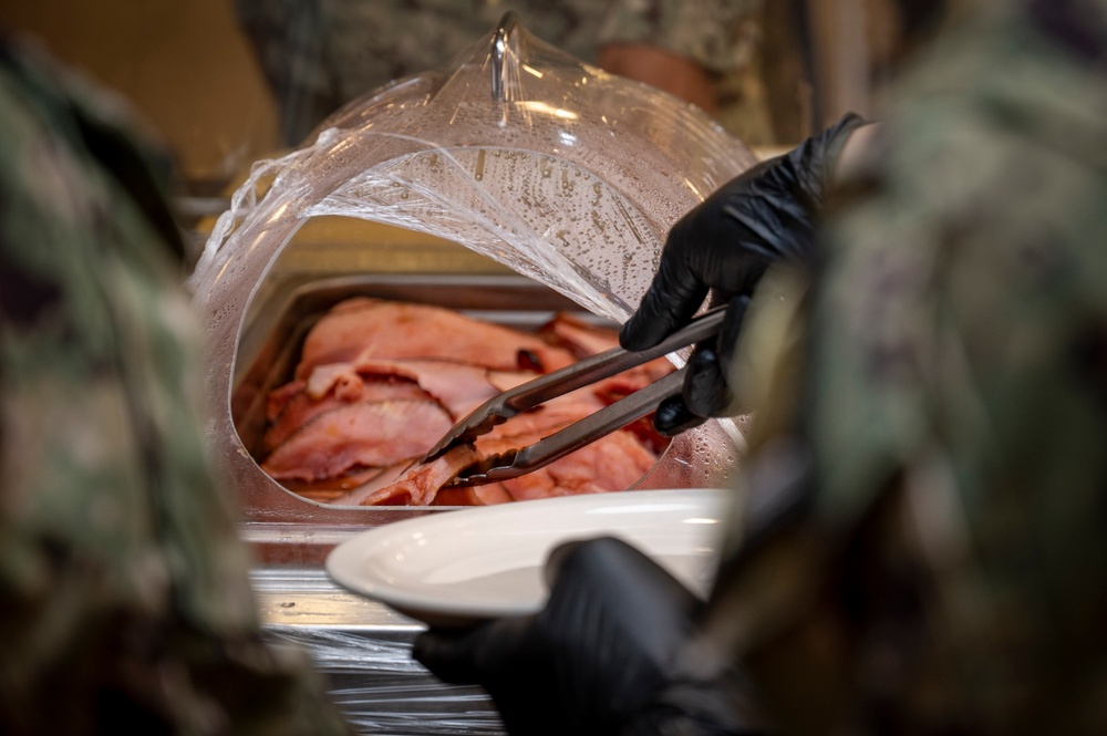 Naval Medical Center Portsmouth’s Galley hosts a Christmas Feast