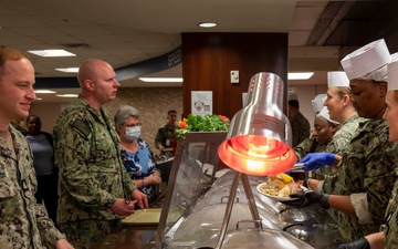 Naval Medical Center Portsmouth’s Galley hosts a Christmas Feast