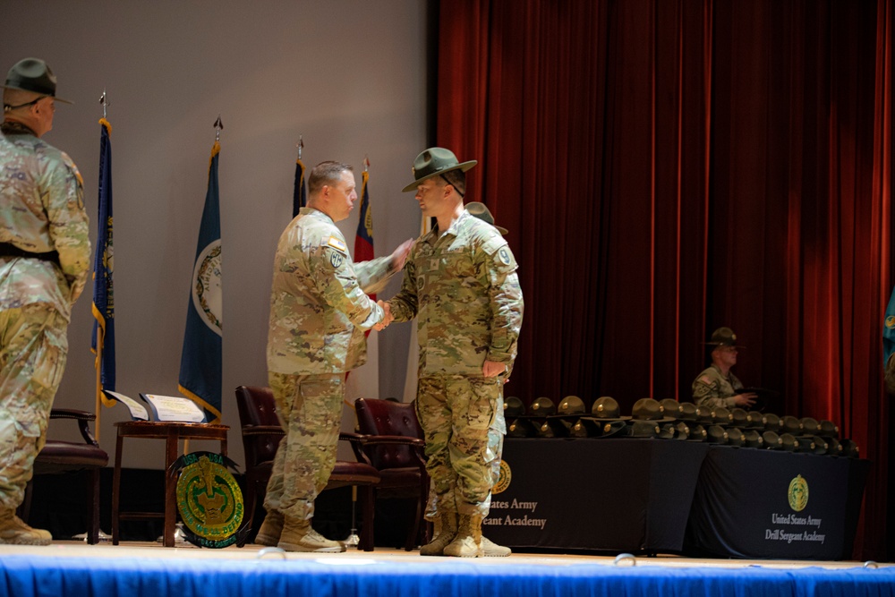 USAR Drill Sgt. Graduating class 001-25