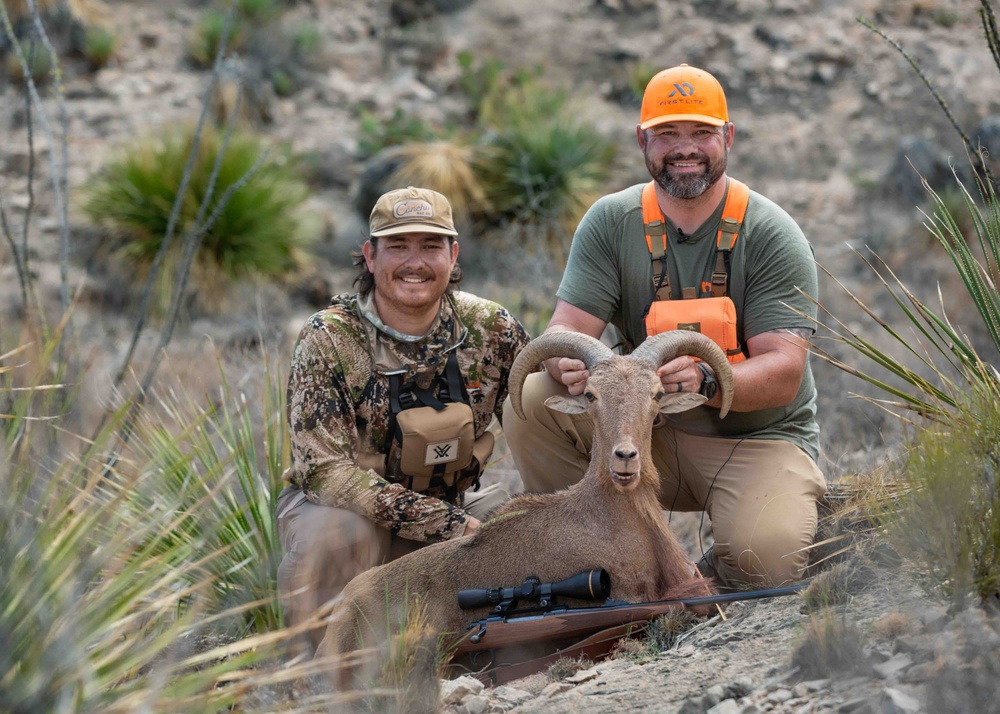 U.S. Army Veterans hunt on Fort Bliss