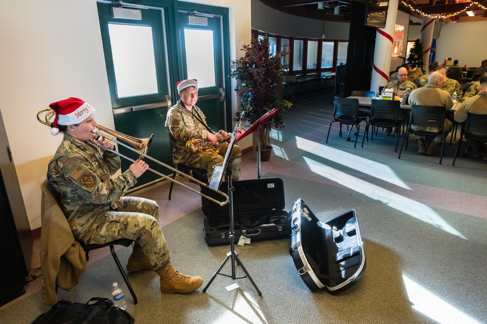 181st Intelligence Wing Services Hosts Christmas Meal for Airmen