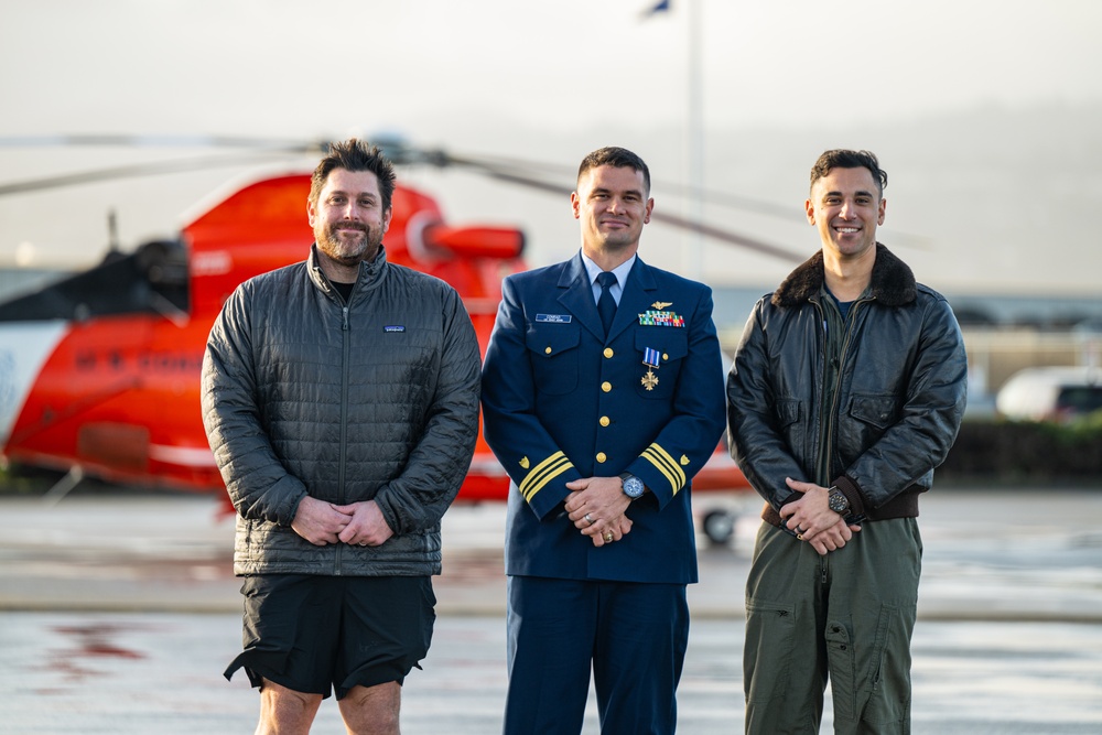 Coast Guard pilot receives Distinguished Flying Cross Medal