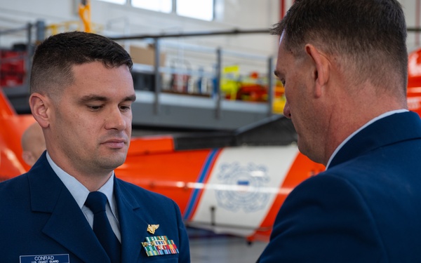 Coast Guard pilot receives Distinguished Flying Cross Medal