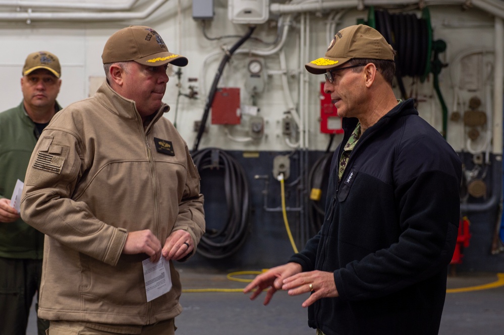 USFF DCOM Visits USS Iwo Jima