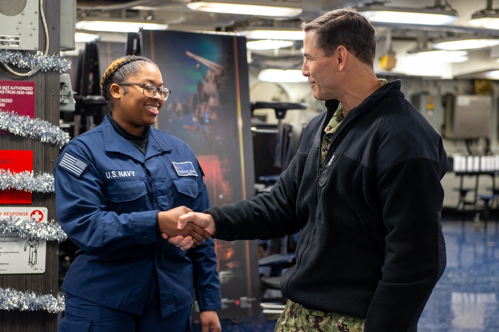 USFF DCOM Visits USS Iwo Jima