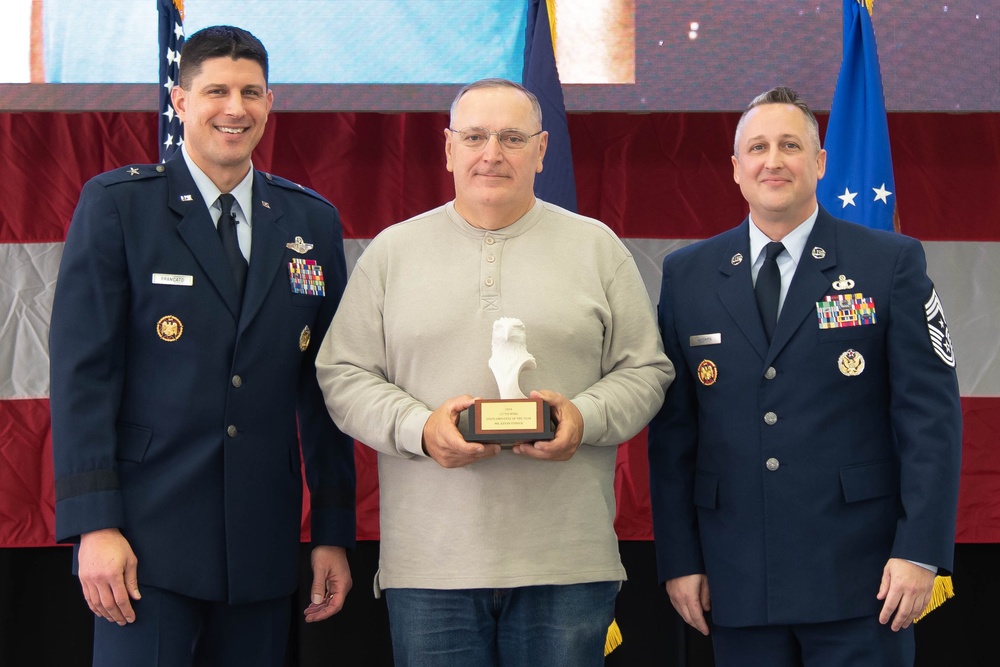 Visnick named 127th Wing state employee of the year