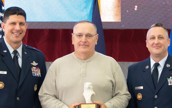Visnick named 127th Wing state employee of the year