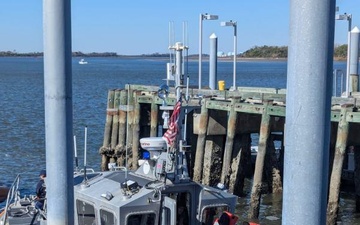 Coast Guard rescues 3 after boat capsizes near Savannah River