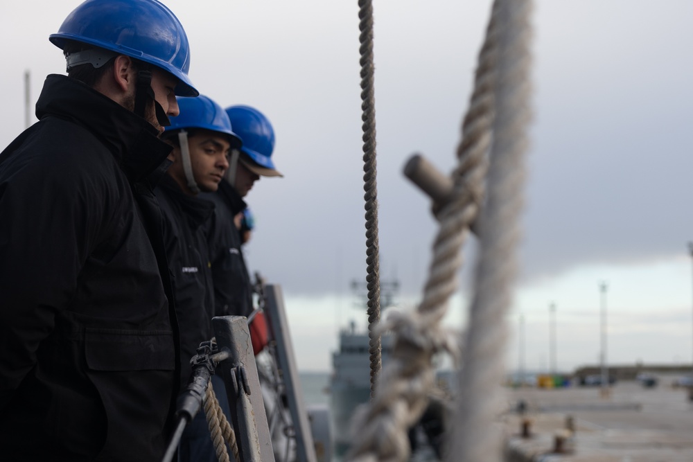 USS OSCAR AUSTIN (DDG 79) DEPARTS ROTA, SPAIN