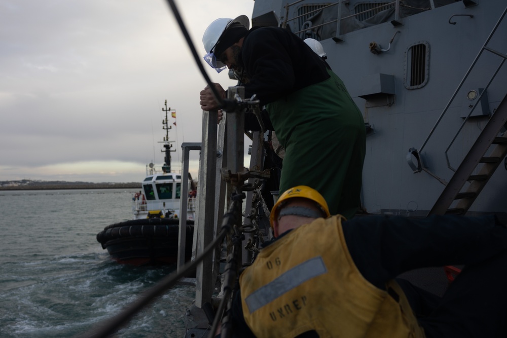 USS OSCAR AUSTIN (DDG 79) DEPARTS ROTA, SPAIN