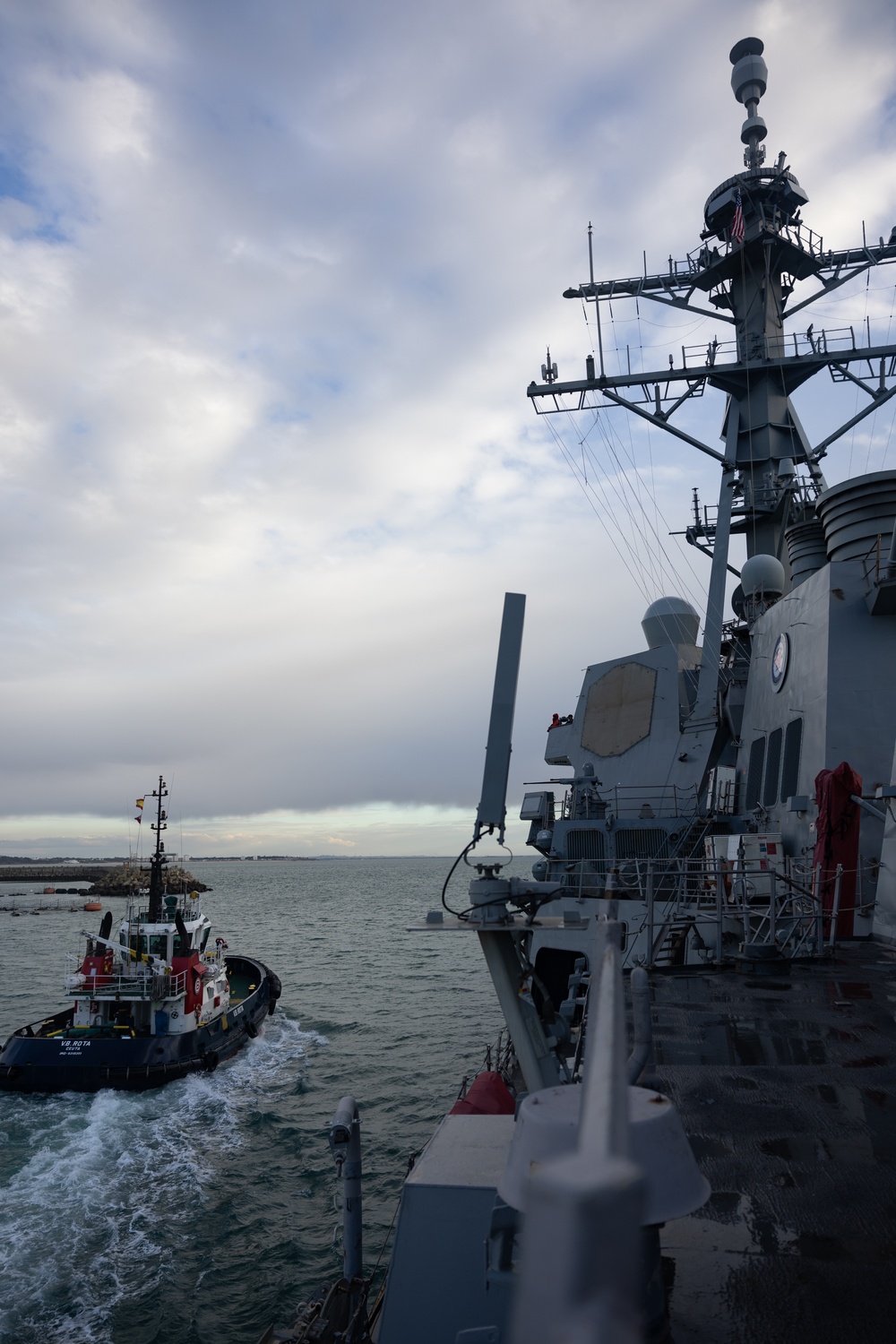 USS OSCAR AUSTIN (DDG 79) DEPARTS ROTA, SPAIN