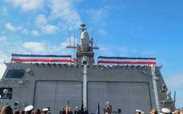 USS Montgomery (LCS 8) Conducts Change of Command