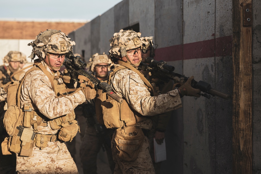 2/23 conducts a squad urban fundamentals exercise during SLTE 0-25