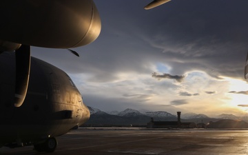 VMGR-153 supports Toys for Tots in Alaska