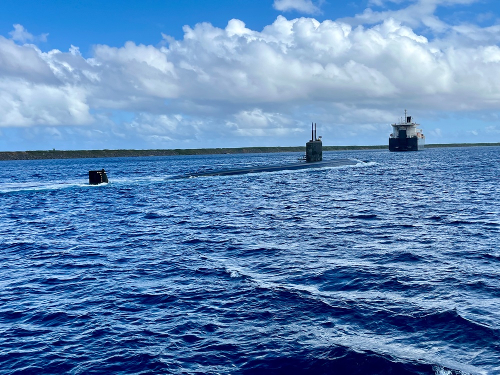 USS Springfield (SSN 761) transits Apra Harbor