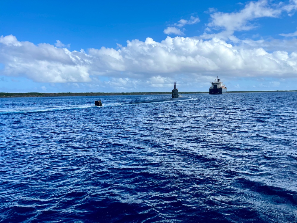 USS Springfield (SSN 761) transits Apra Harbor