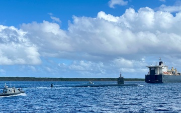 USS Springfield (SSN 761) transits Apra Harbor