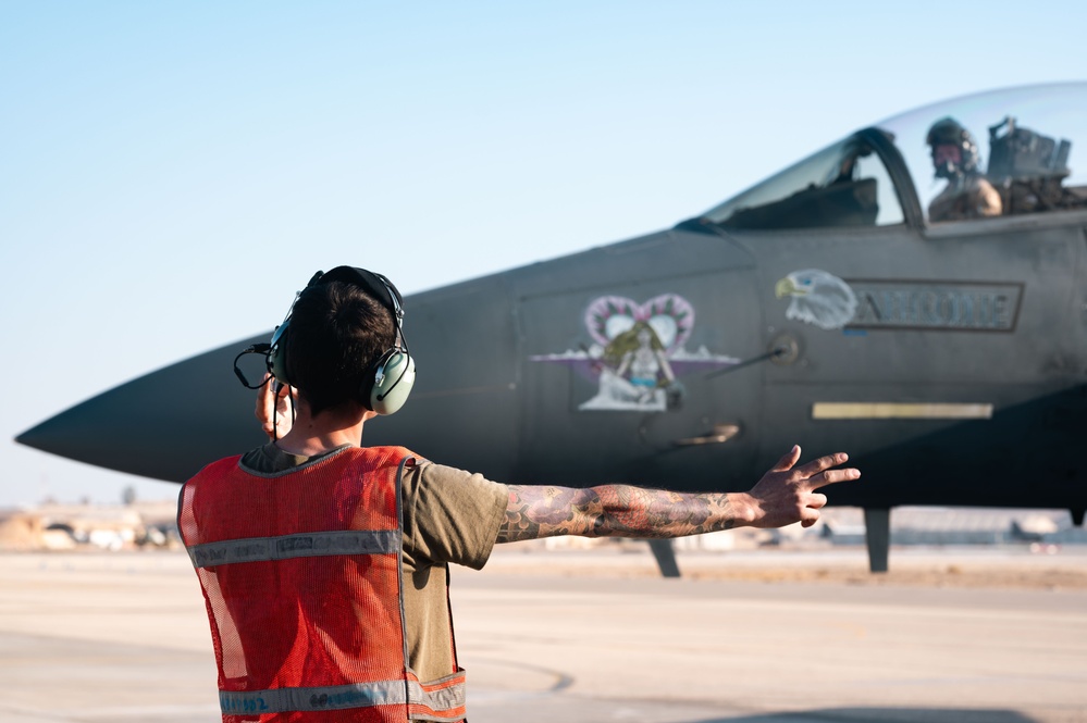 AFCENT Airmen conduct dual-engine rapid refuel procedure to keep F-15s in the fight